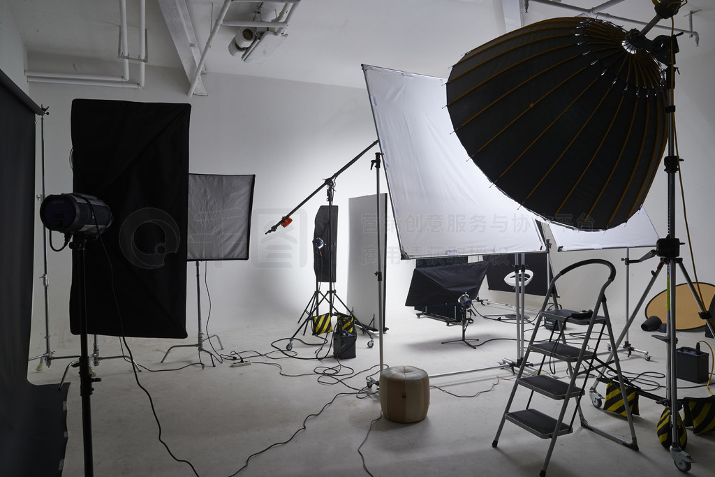 專業(yè)攝影棚產品實拍 高質量JPG資源免費下載